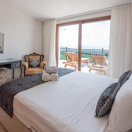 Cennet Bahcesi Kalkan
